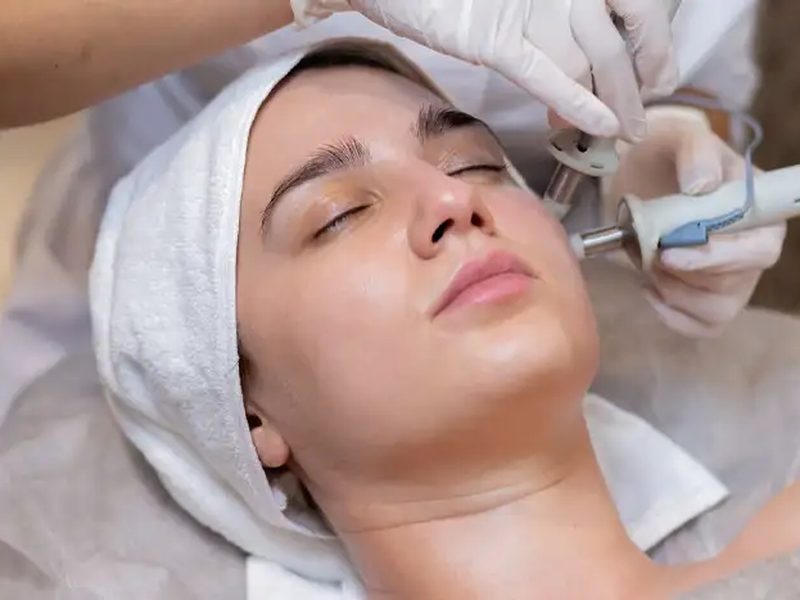 Skin doctor at Genesis Dermatology, Chennai